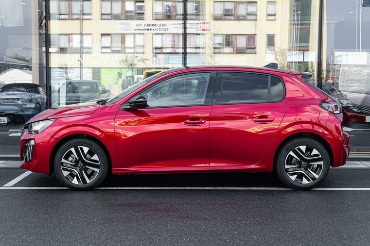 Peugeot 208, Peugeot 208 1,2 ALLURE PureTech 100 S&S MA, barva červená