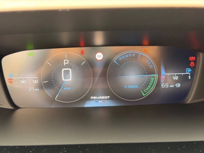 Peugeot 408, Peugeot 408 ALLURE Hybrid 145 e-DCS6, barva bílá