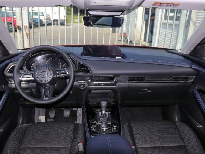 Mazda CX-30, 2,0 Skyactiv-X 180k/132kW MAN, barva červená