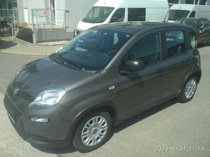 Fiat Panda, 1.0 70k COLD Italia, barva červená