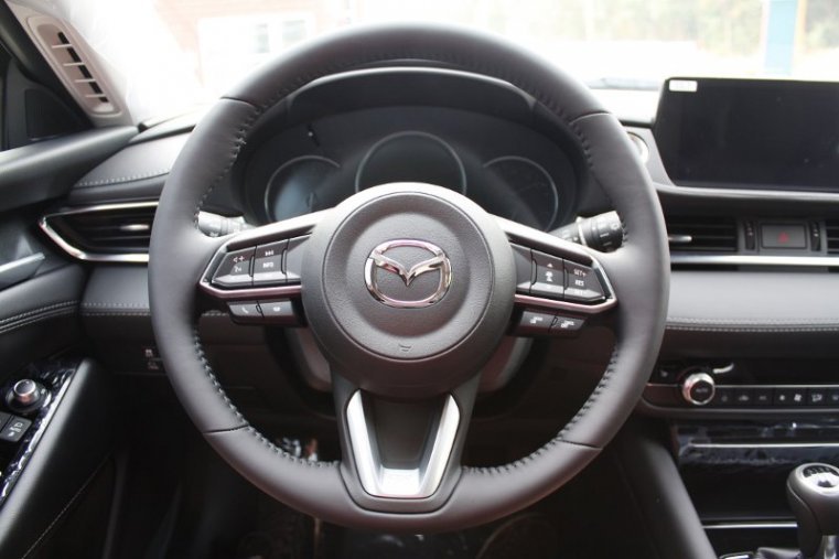 Mazda 6, SKYACTIV-G, barva šedá