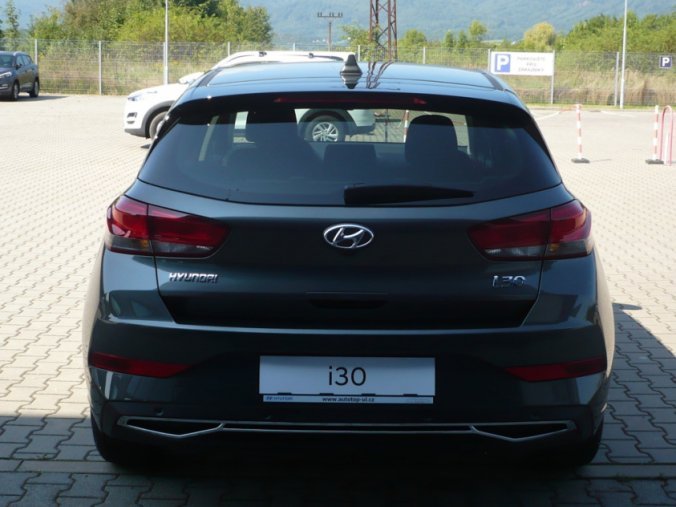 Hyundai i30, 1,5 T-GDI 117 kW iMT MHEV, barva šedá