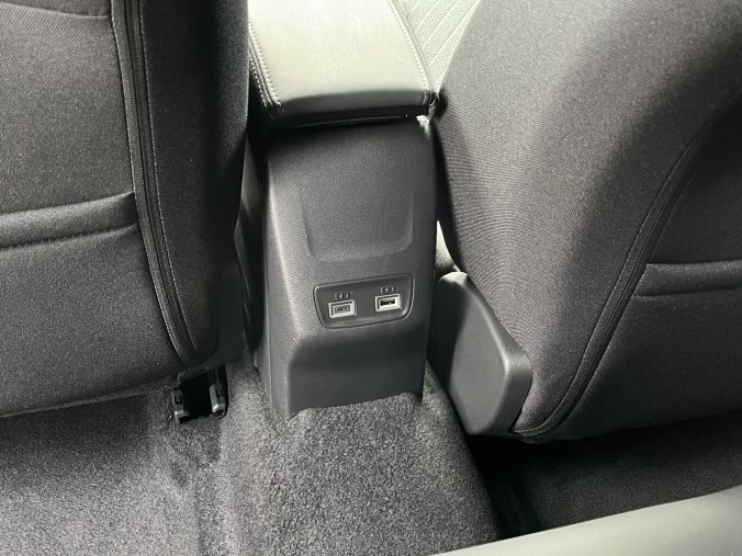 Peugeot 2008, Peugeot 2008 ALLURE PureTech 100 S&S MAN6, barva bílá