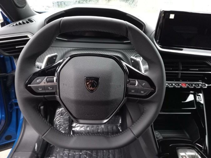 Peugeot 2008, Peugeot 2008 ALLURE 1.2 PureTech 7 let zár., barva modrá