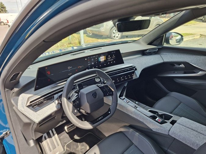 Peugeot 5008, Peugeot 5008 GT - SUMMER BLUE 145 e-DCS6, barva modrá