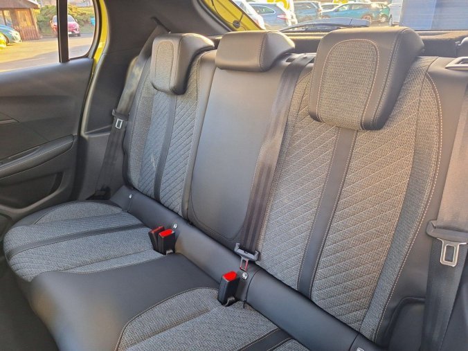 Peugeot 208, Peugeot 208 ALLURE Hybrid 110 e-DCS6, barva žlutá