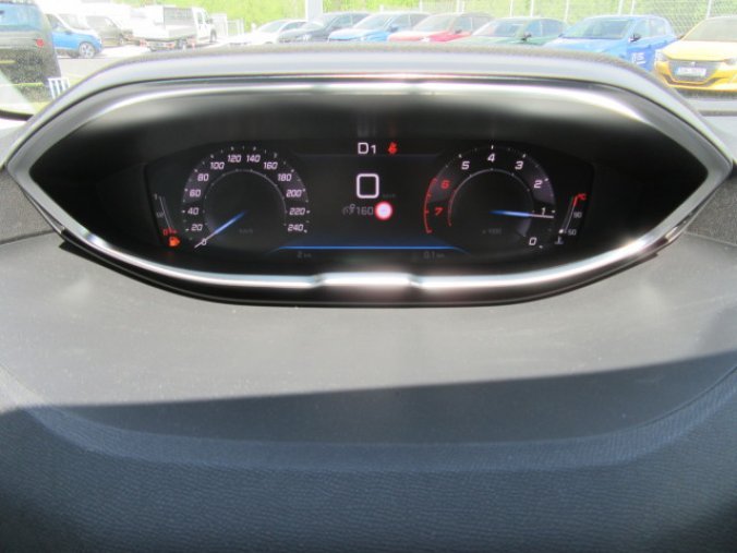 Peugeot 3008, Active P. 1.2 PureTech 130k, barva modrá