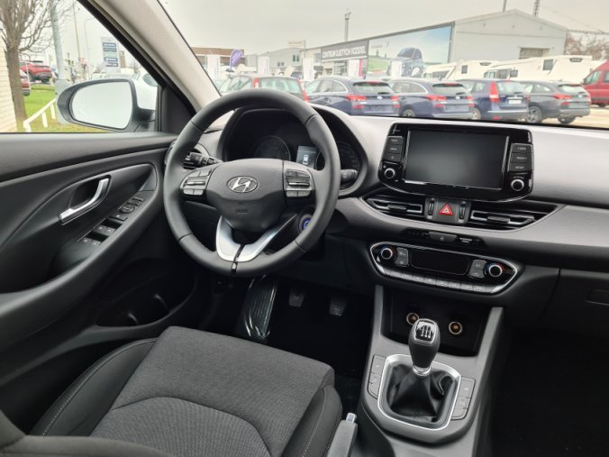 Hyundai i30, 1,0 T-GDI 88 kW MT, barva bílá