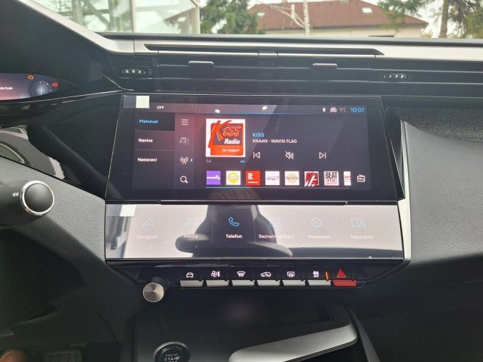 Peugeot 408, Peugeot 408 ALLURE Hybrid 145 e-DCS6, barva bílá