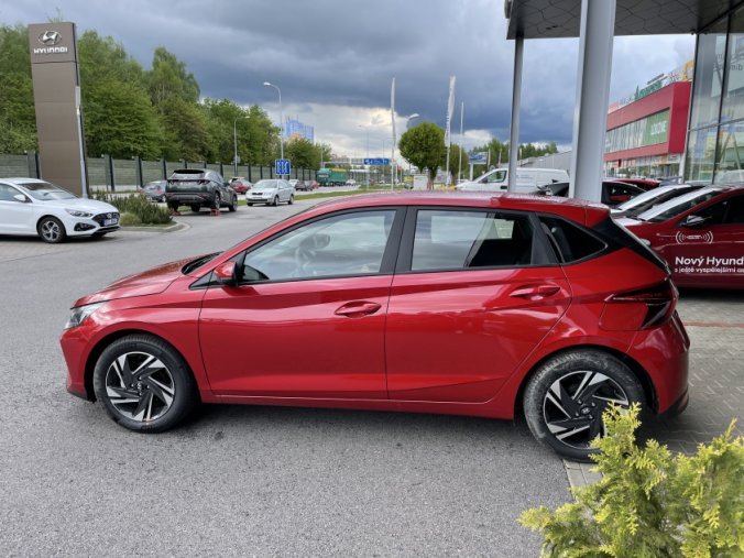 Hyundai i20, 1,2 DPI 5 st. manuální, barva červená