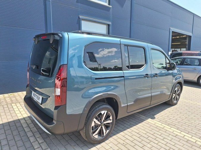 Peugeot Rifter, Peugeot Rifter LONG GT BHDi 130 EAT8, barva modrá