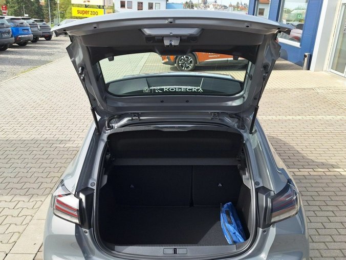 Peugeot 208, Peugeot 208 ALLURE PureTech 100  MAN6, barva šedá