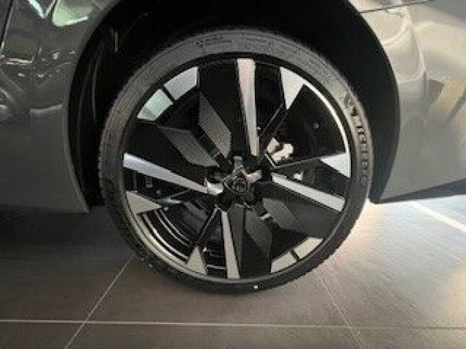 Peugeot 308, Peugeot 308 SW GT BlueHDi 130 EAT8, barva šedá