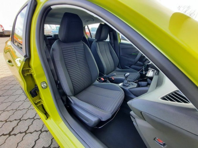 Peugeot 208, Peugeot 208 STYLE 1,2PT 100k M6, barva žlutá