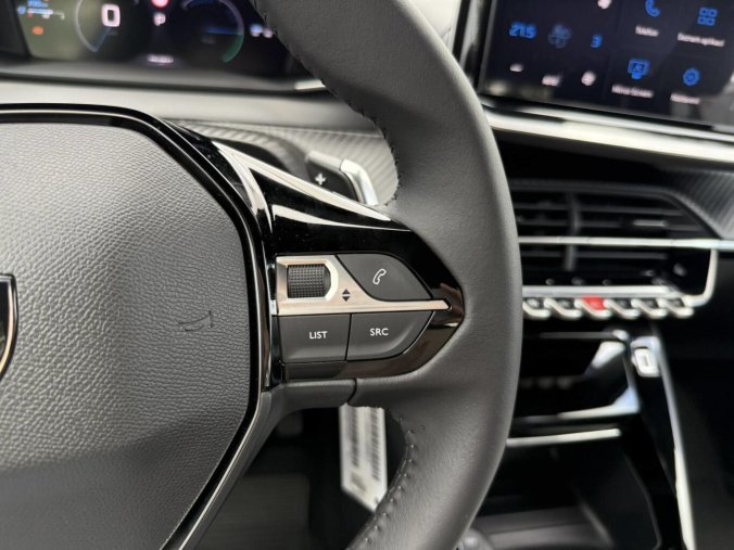 Peugeot 2008, Peugeot 2008 ALLURE Hybrid  1,2 145 e-DCS6, barva modrá