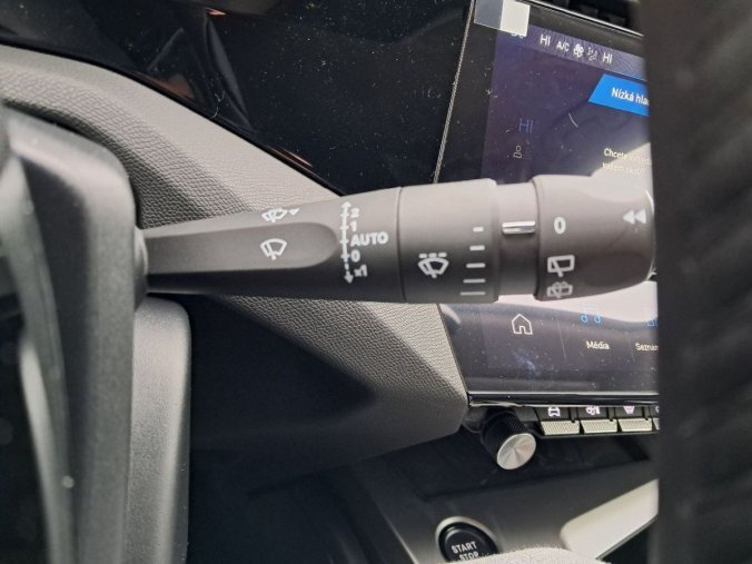 Peugeot 308, Peugeot 308 SW ALLURE Hybrid 145 e-DCS6, barva bílá