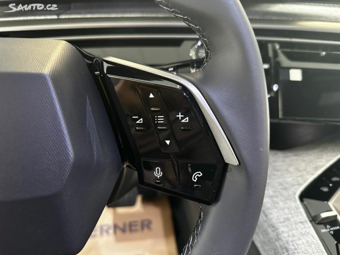 Peugeot 3008, Peugeot 3008 ALLURE Hybrid 145 e-DCS6, barva modrá