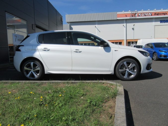 Peugeot 308, GT 1.2 PureTech 130k MAN6, barva bílá