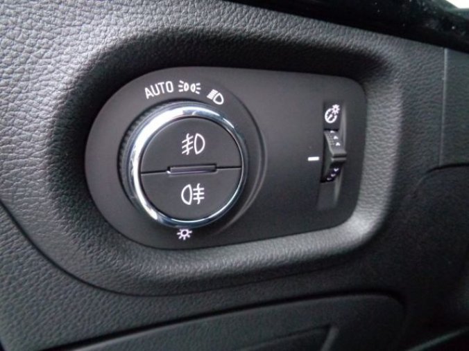 Opel Astra, K Sports Tourer Elegance F 12, barva bílá
