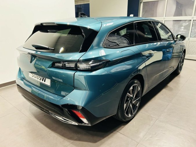 Peugeot 308, Peugeot 308 SW ALLURE Hybrid 136 e-DCS6, barva modrá