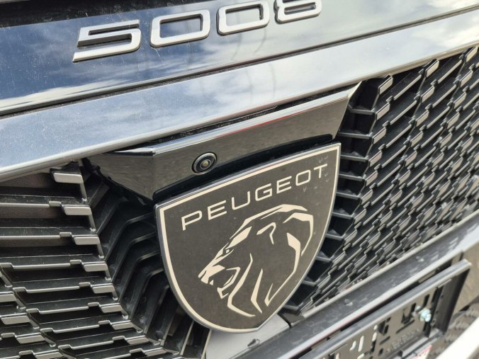 Peugeot 5008, Peugeot 5008 ALLURE Hybrid 145 e-DCS6, barva šedá