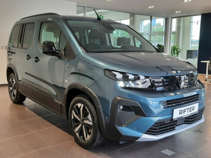 Peugeot Rifter, Peugeot Rifter GT BHDi 130k EAT8, barva modrá