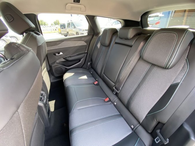 Peugeot 308, Peugeot 308 SW ALLURE Hybrid 145 e-DCS6, barva šedá