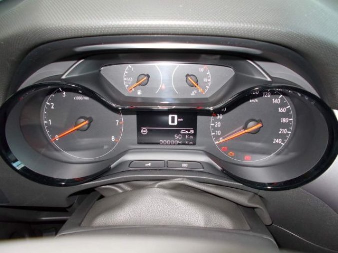 Opel Crossland X, Edition F 12 XHL (81kW / 110HP, barva červená