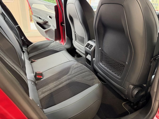 Peugeot 308, Peugeot 308 SW GT Hybrid 145 e-DCS6, barva červená