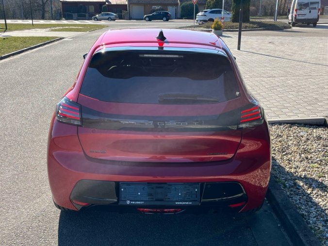 Peugeot 208, Peugeot 208 ALLURE Turbo 100  MAN6, barva červená