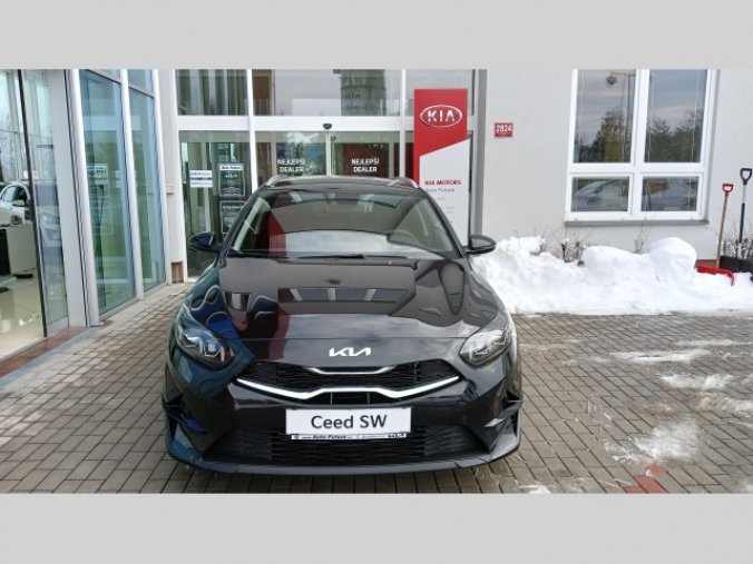 Kia Ceed, SW 1.5 T-GDi TOP 17 ALU MY24, barva černá