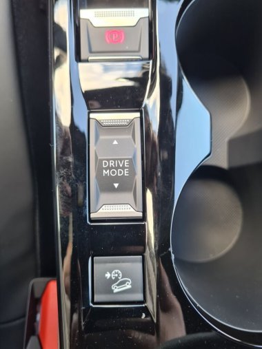 Peugeot 2008, Peugeot 2008 2008 Allure 100k. MAN6, barva černá