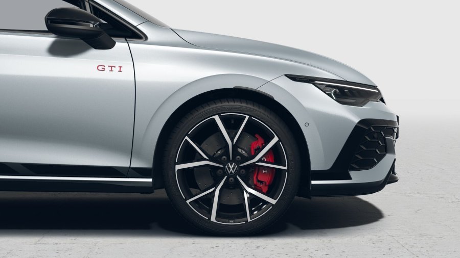 Volkswagen Golf, Golf GTI Clubsport 2,0 TSI 221 kW 7DSG, barva stříbrná