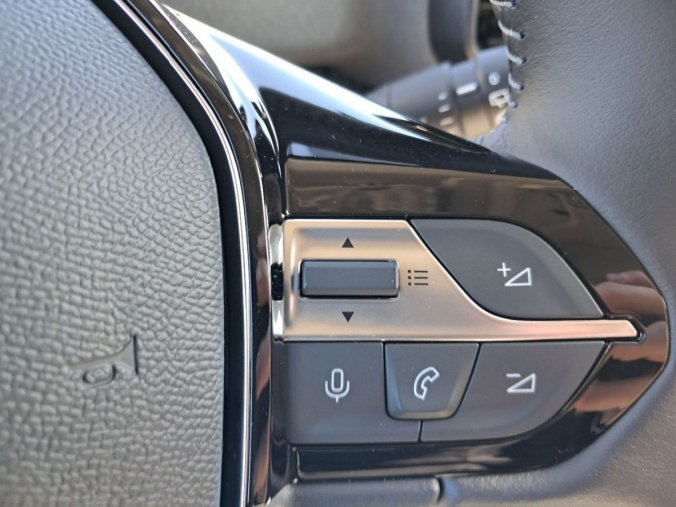 Peugeot Rifter, Peugeot Rifter LONG ALLURE BlueHDi 130 S&, barva modrá