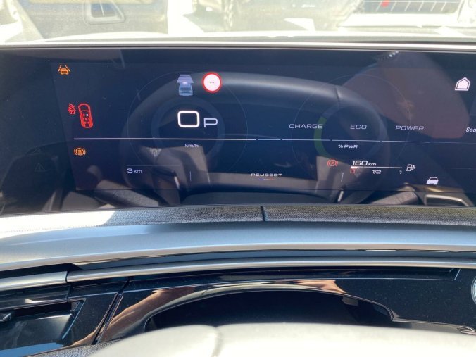 Peugeot 5008, Peugeot 5008 ALLURE Hybrid 145 e-DCS6, barva šedá