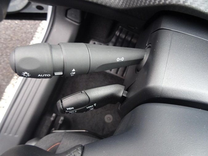 Peugeot 2008, Peugeot 2008 STYLE PureTech 100k S&S MAN6, barva bílá