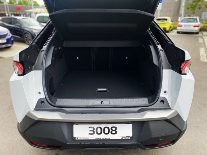 Peugeot 3008, Peugeot 3008 GT Hybrid 145 e-DCS6, barva bílá