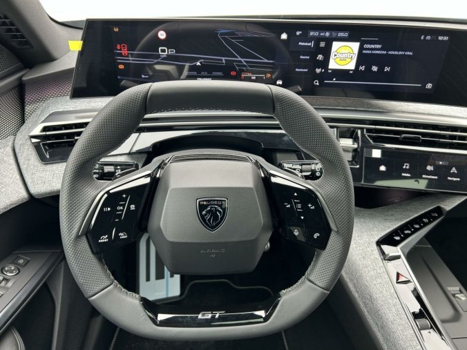 Peugeot 5008, Peugeot 5008 GT Hybrid 145 e-DCS6, barva stříbrná