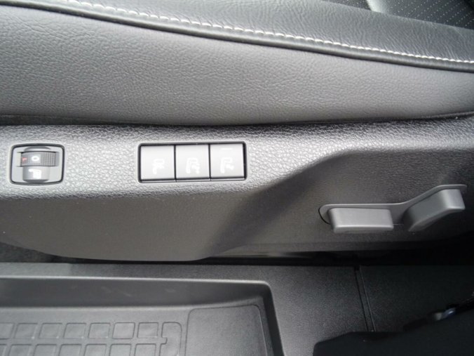 Peugeot Traveller, Peugeot Traveller Allure Long 2.0 BHDi 180k EAT8, barva zelená