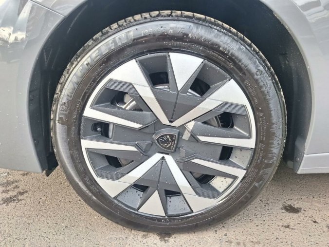 Peugeot 208, Peugeot 208 STYLE 1.2 PT 100k MAN6, barva šedá