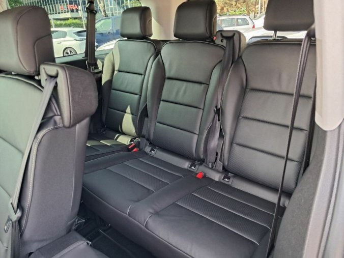 Peugeot Traveller, Peugeot Traveller Allure Long 2.0 BlueHDi 180 S&, barva bílá