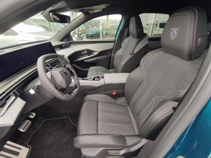 Peugeot 3008, Peugeot 3008 GT 1.2 HY 145k AUT 6, barva modrá