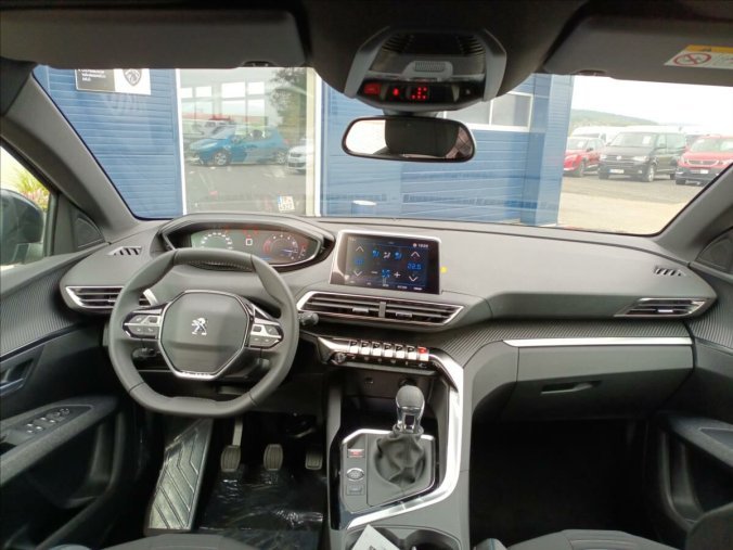 Peugeot 5008, Peugeot 5008 1,2 Active Pack  PureTech 130k MAN6, barva šedá