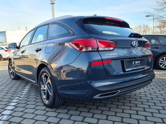 Hyundai i30, 1,5i 81 kW MT, barva modrá