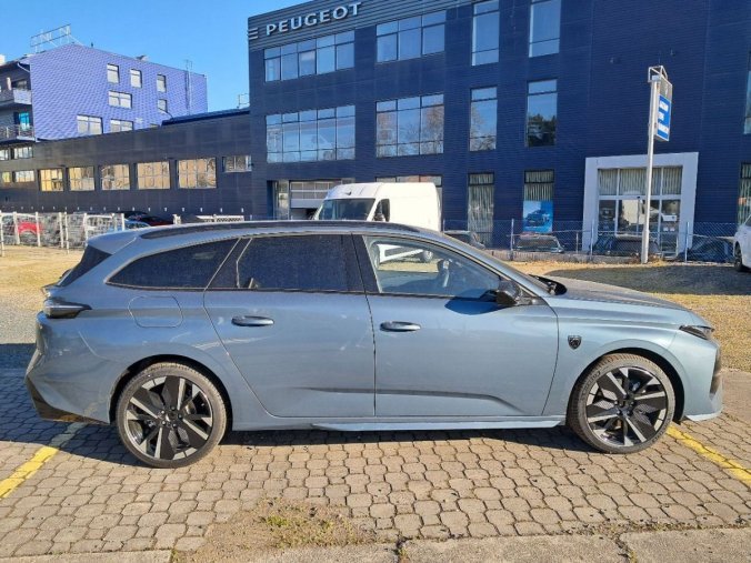 Peugeot 308, Peugeot 308 SW GT BlueHDI 130 S&S EAT8, barva modrá