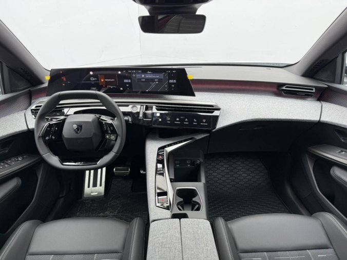 Peugeot 5008, Peugeot 5008 GT e-DCS6 Hybrid, barva bílá