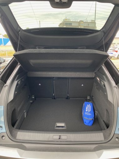 Peugeot 3008, Peugeot 3008 GT Hybrid 136 e-DCS6 - 7353, barva bílá