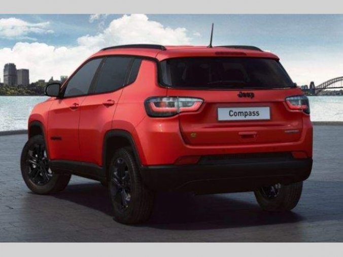 Jeep Compass, Night Eagle 1.5 e-Hybrid 130k, barva červená