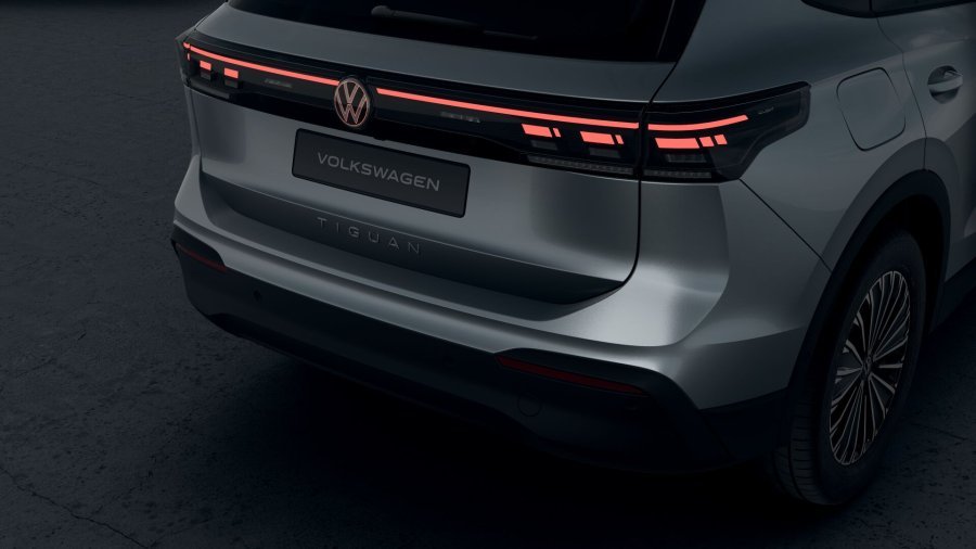 Volkswagen Tiguan, Tiguan People 2,0 TDI 110 kW, barva stříbrná