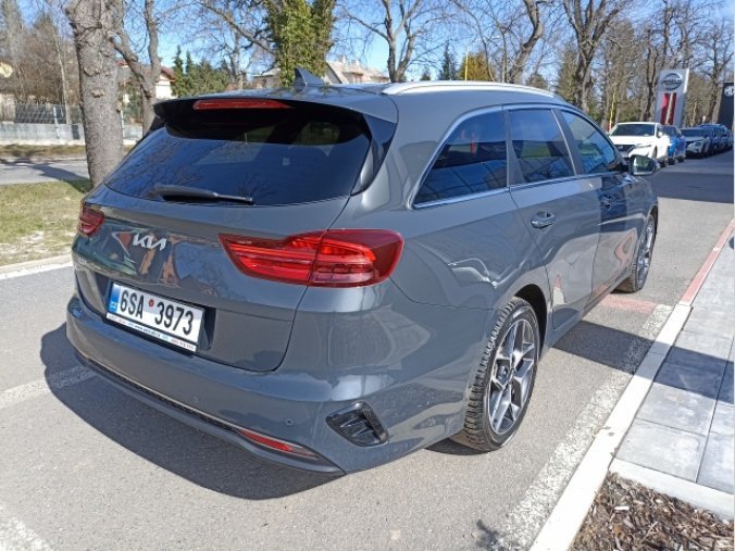 Kia Ceed, 1,5 T-GDi GPF TOP 118kw, barva šedá